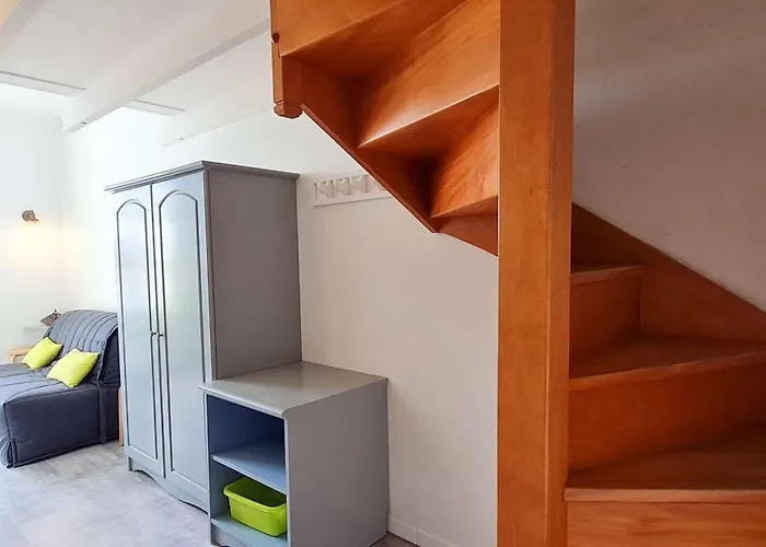 Dans Avec Piscine Apartment *